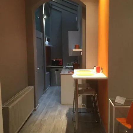11 Bed & Breakfast